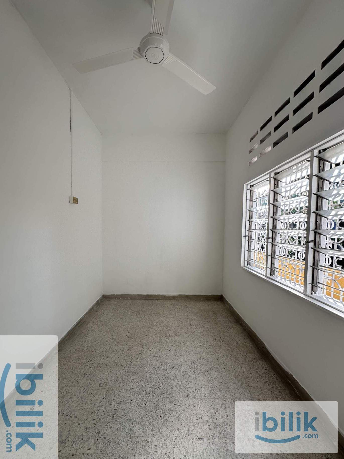 Middle Room For Rent @ Landed House near MRT Sentul Barat - Image 4