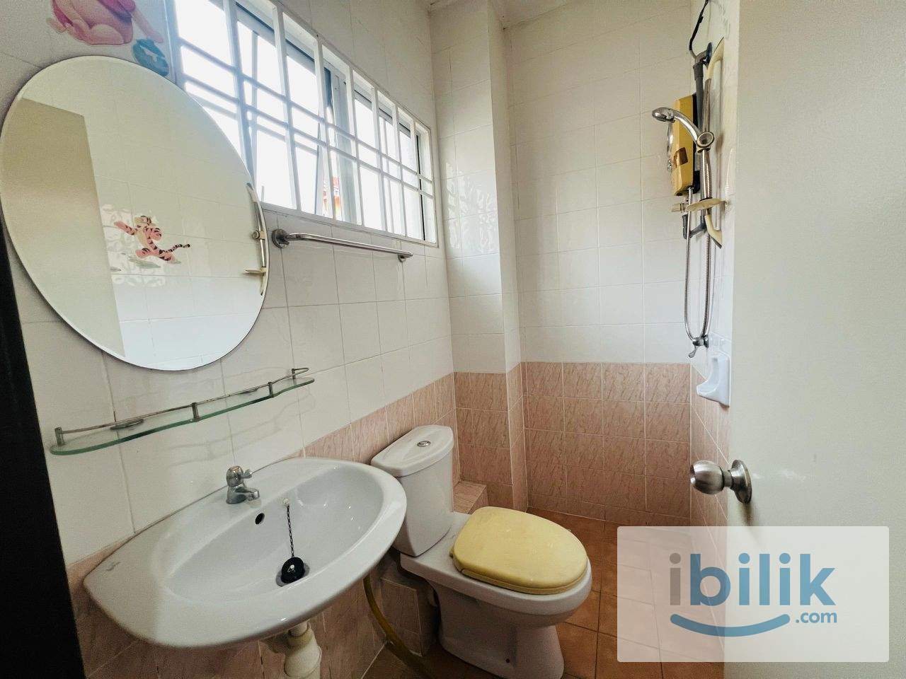 Bandar Bukit Tinggi 2,Master room(private toilet &1parking) - Image 5