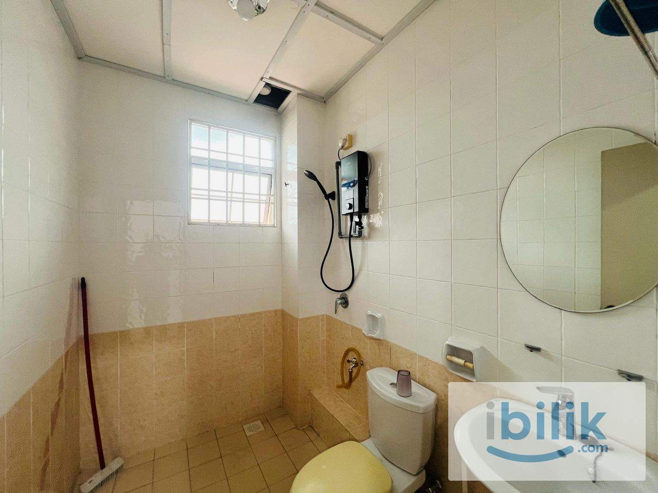 Bandar Bukit Tinggi 2 , Medium Room (private toilet ) - Image 4
