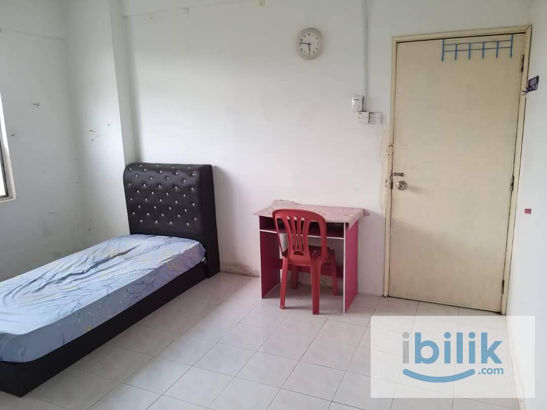 Fully furnished middle room at Pangsapuri Seri Indah near the Mines, KTM Serdang - Image 1