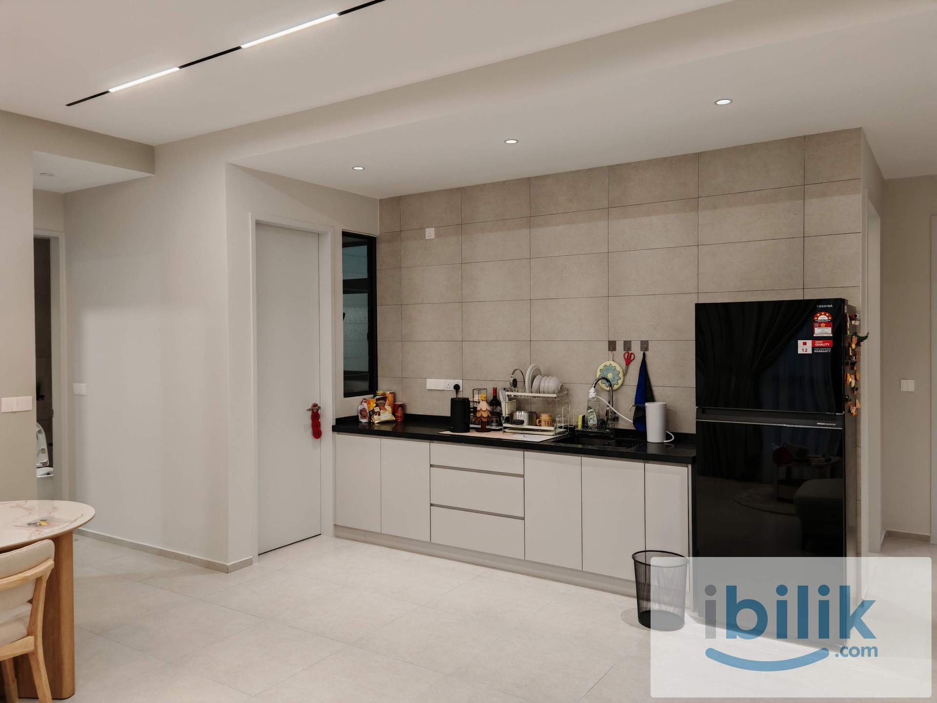 Single Bedroom - Image 3