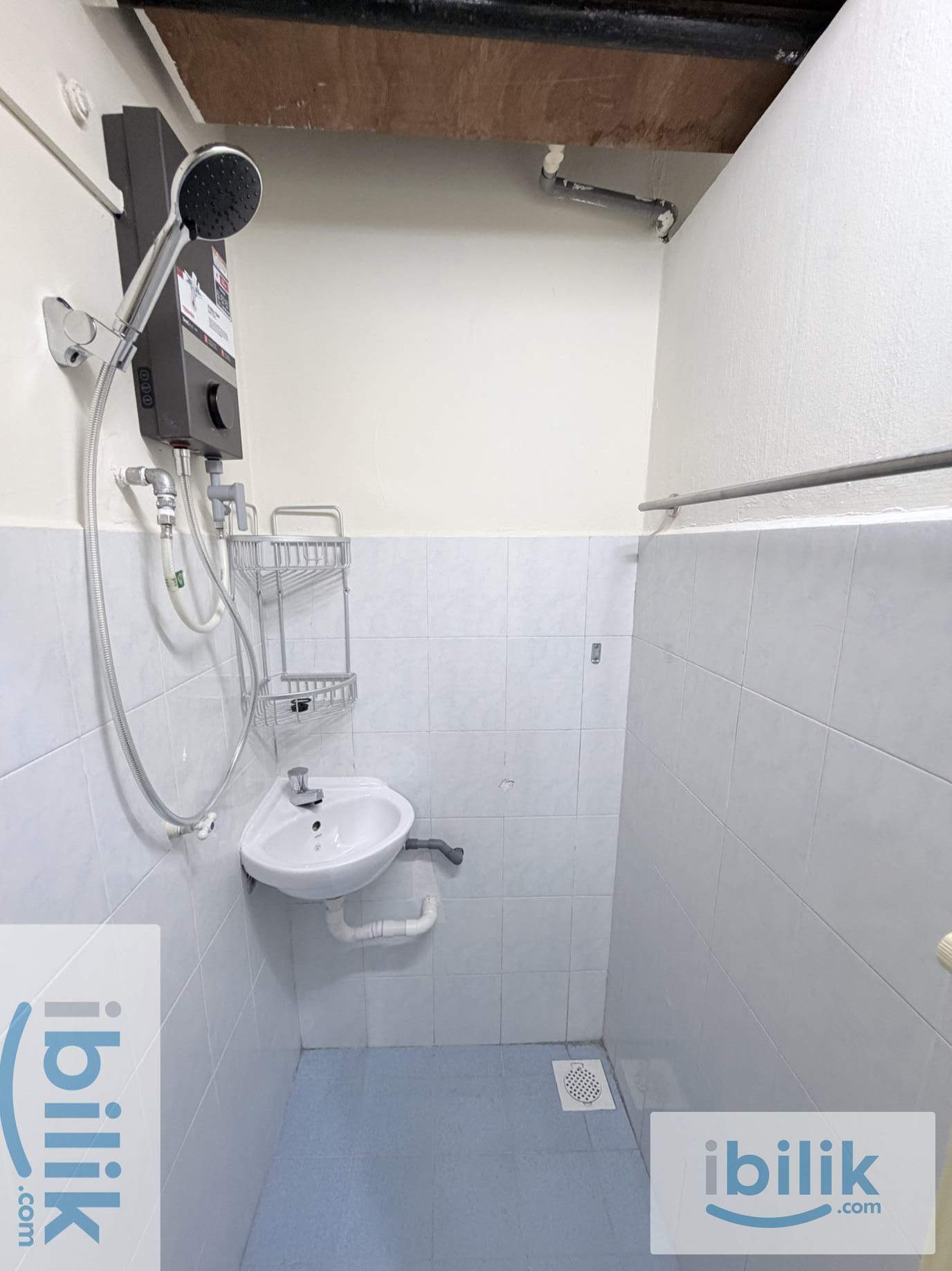BILIK SEWA ALA HOMESTAY PANGSAPURI TAMAN TASIK UTAMA (FULLY FURNISHED WITH AIR-COND) - Image 9