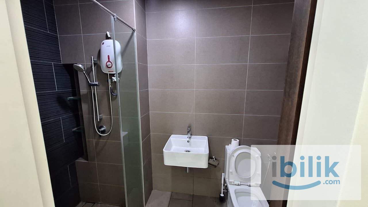 Middle Room in Setia Sky Ville Jelutong - Image 3