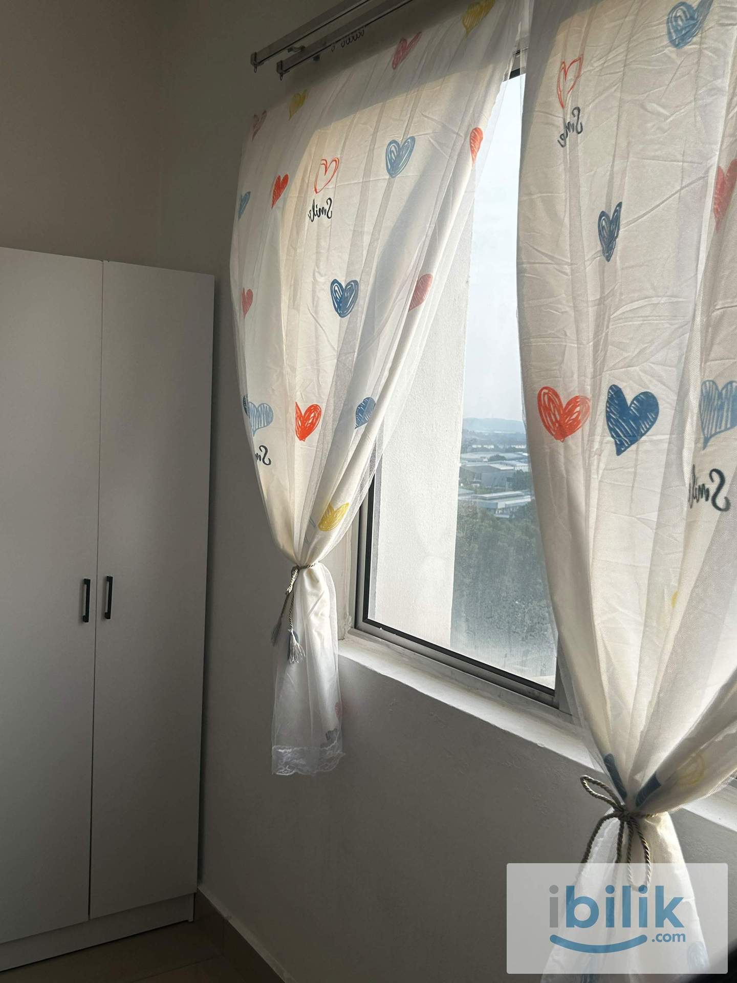 Bilik Sewa LELAKI Medium Bedroom Free Wifi Sentrovue Fully Furnished Aircond - Image 4