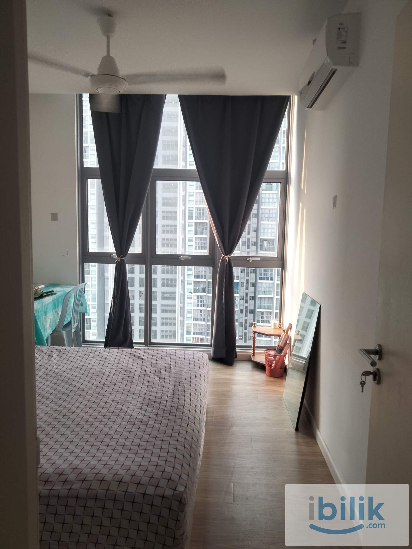 Medium Room with Private bathroom  - Image 2