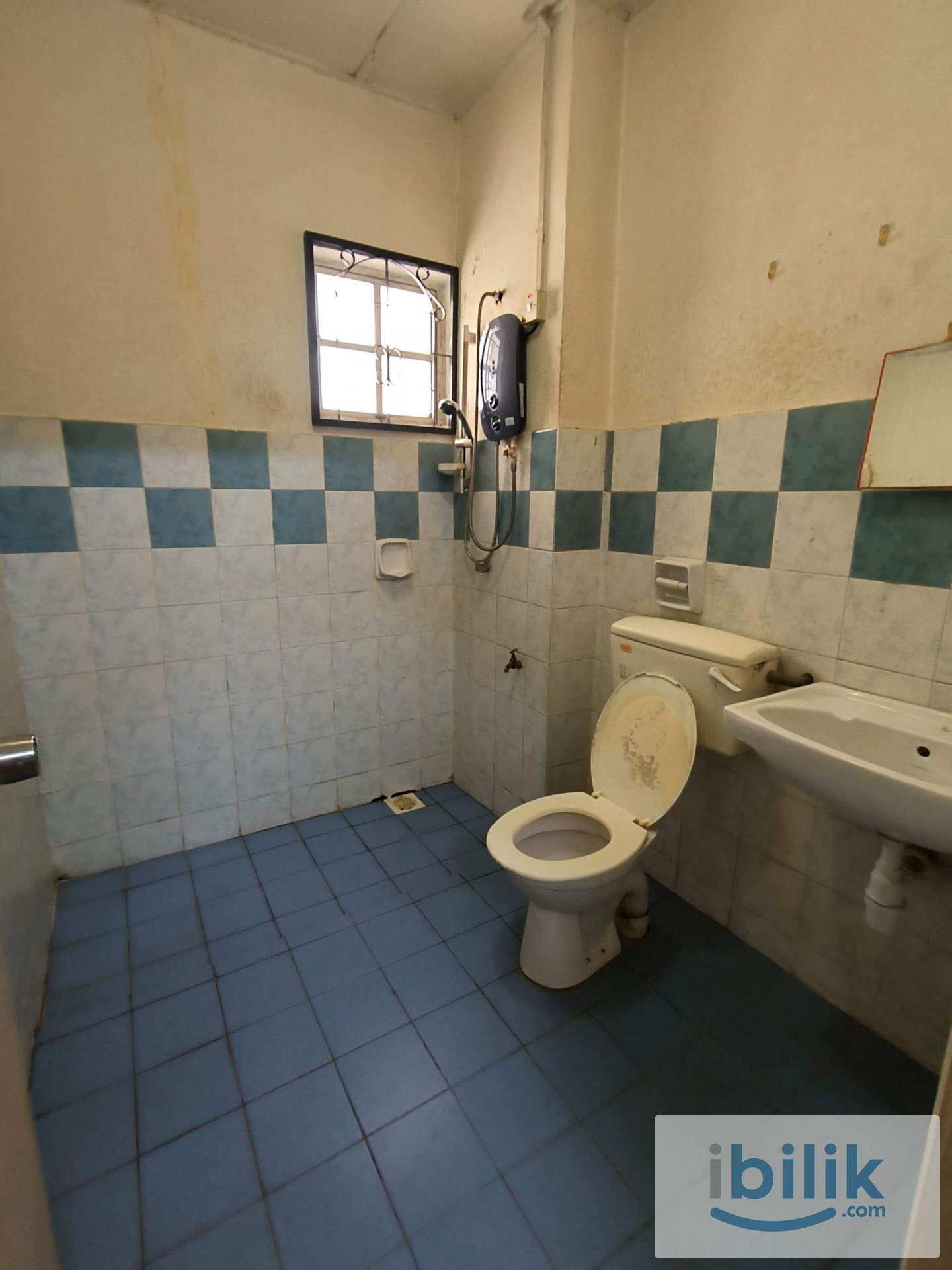 Seri kembangan, Taman lestari perdana, Master Room to Rent - Image 6