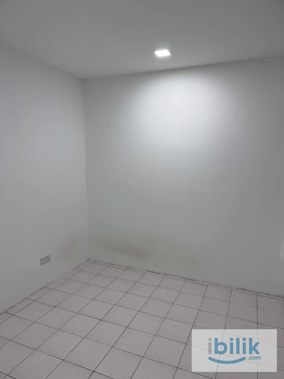 Middle Room - Image 1