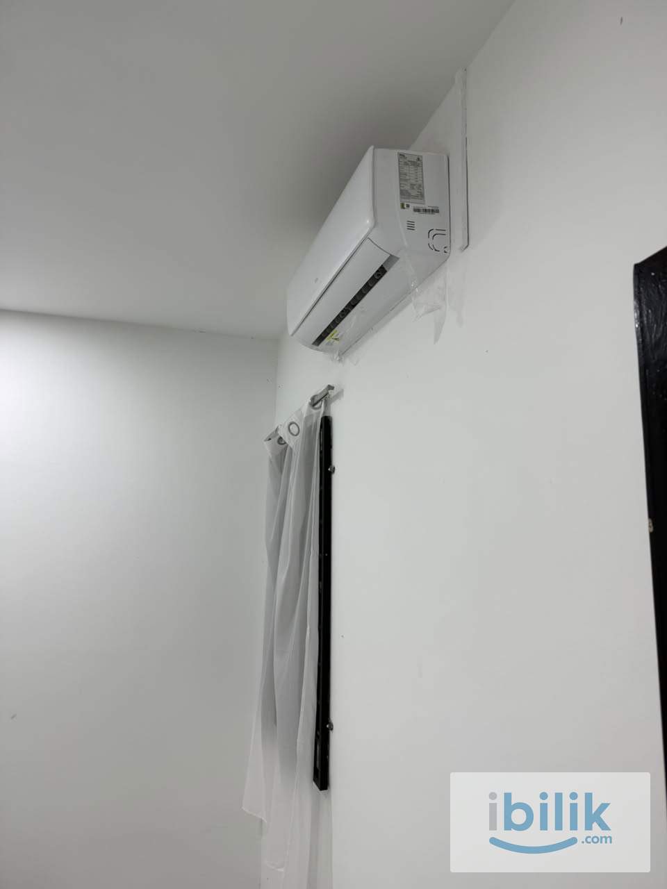 Middle Room - Image 5