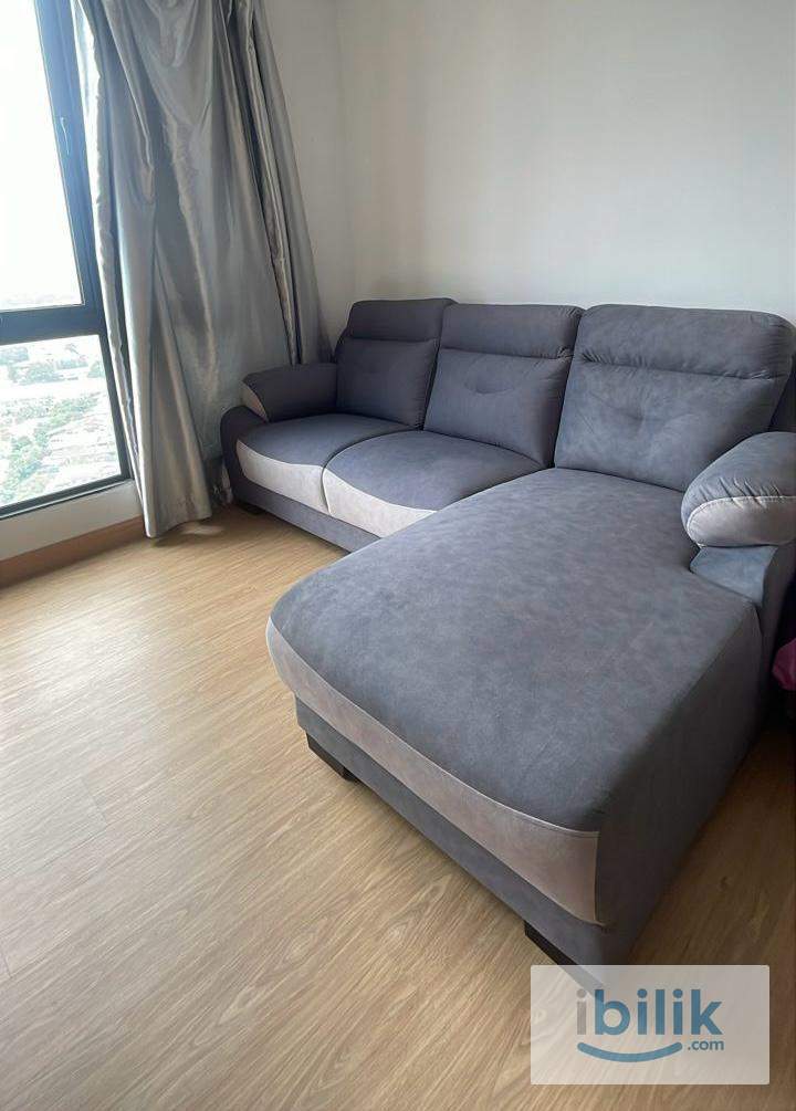 private second room looking for a chinese female room mate, fully furnished included 1 parking lot - Image 2