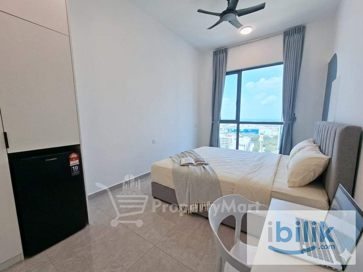 Savana Brand New Master Room with Private Bathroom (Include Parking) - Image 1