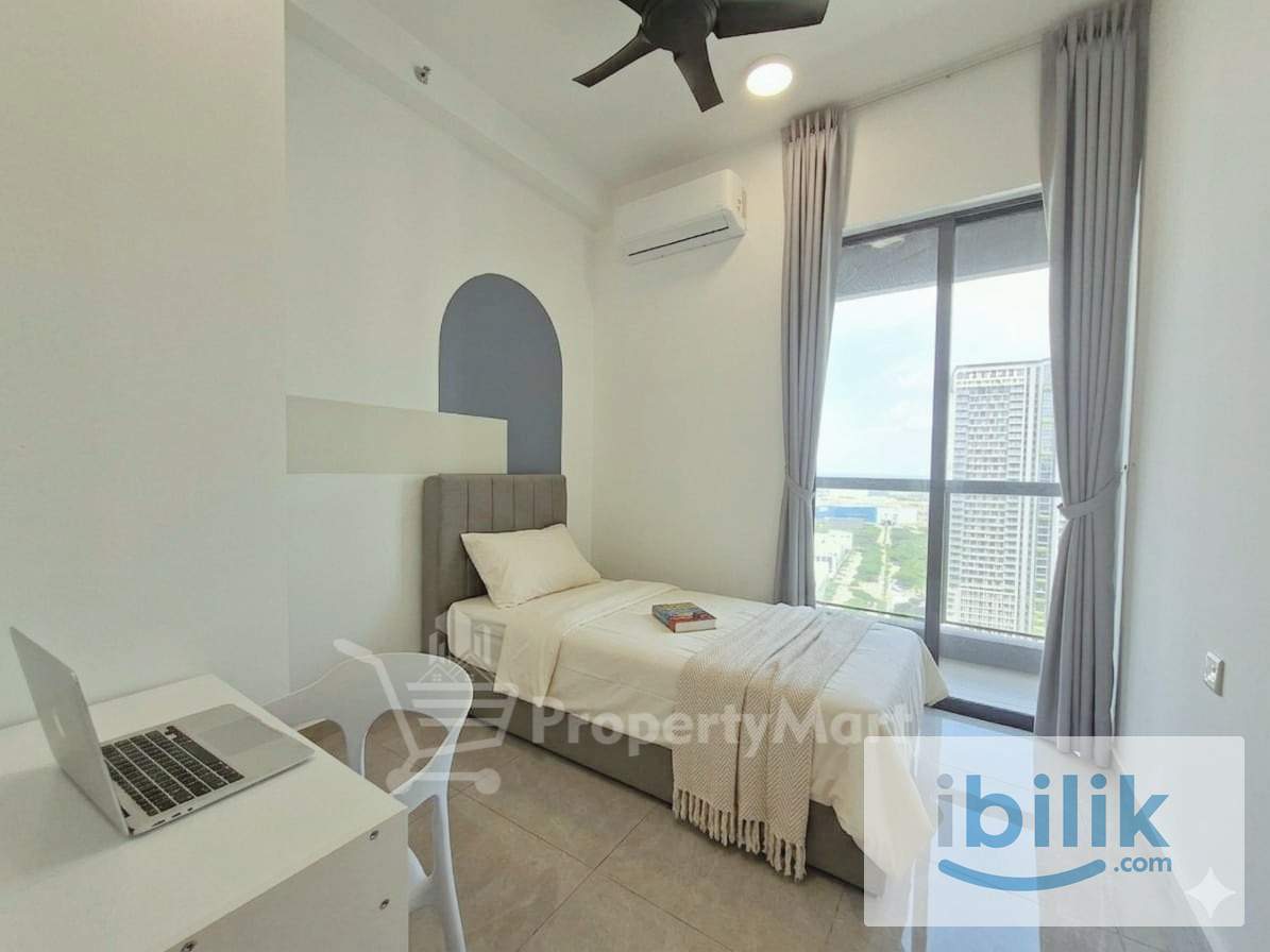 Savana Brand New Room with Balcony Access - Image 1