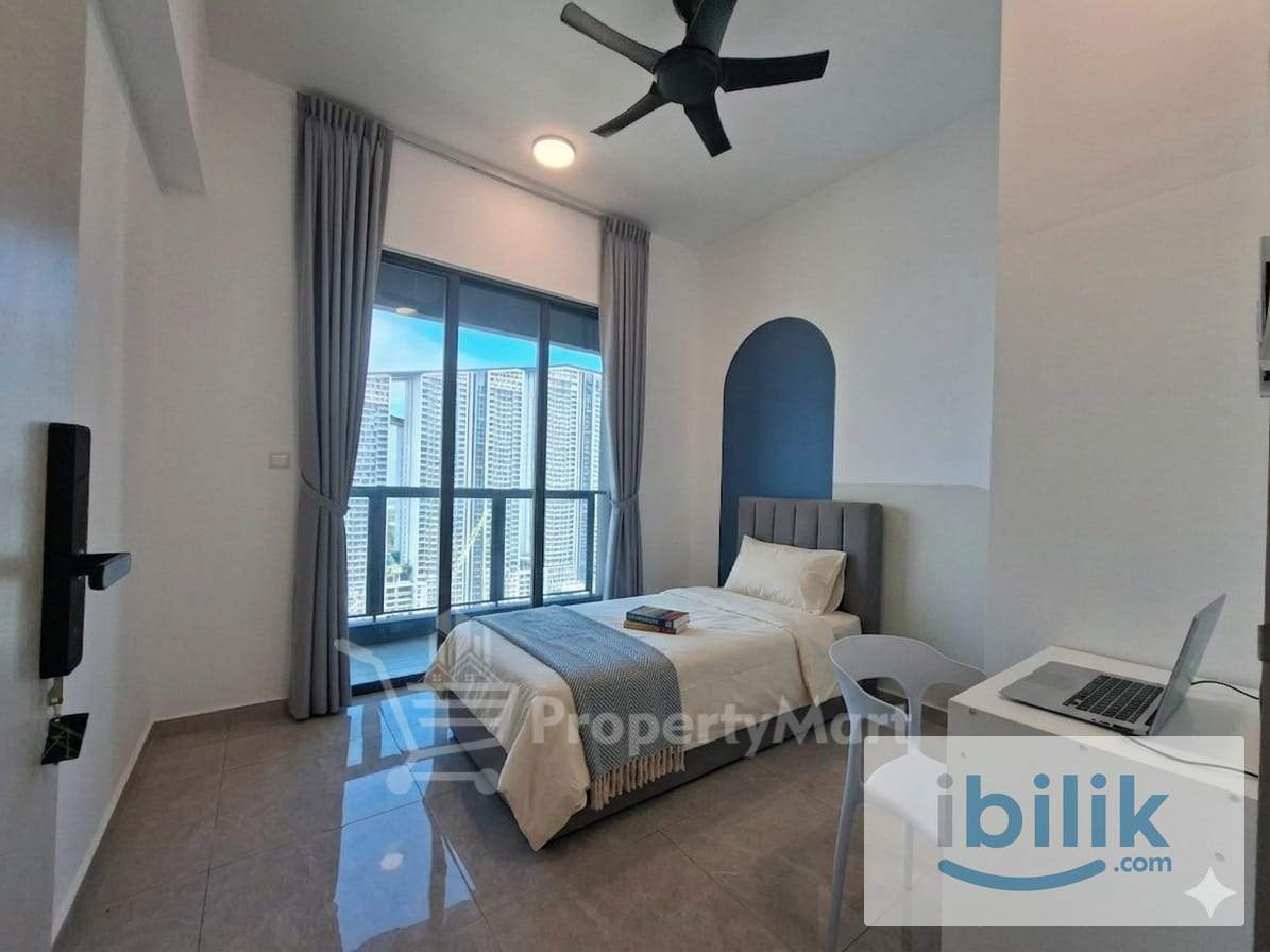 Savana Move-In Ready Room with Balcony Access - Image 1