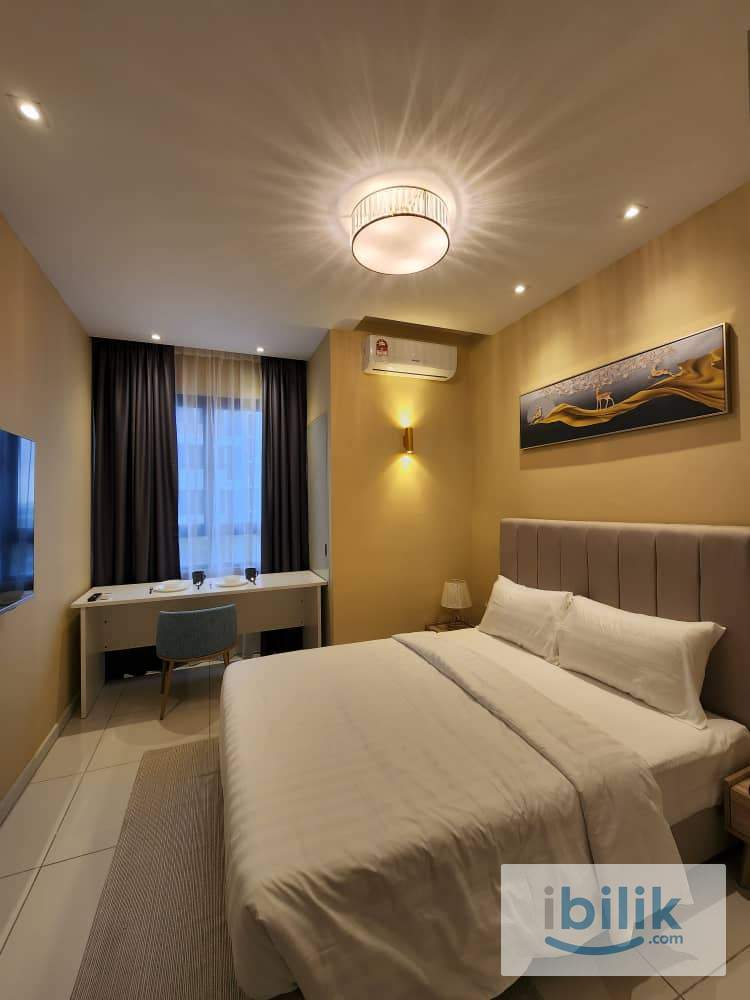 Dual key unit Fully furnished move in ready  - Image 1
