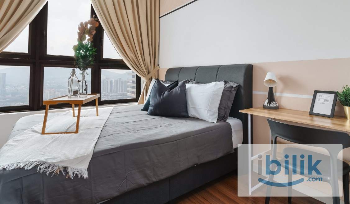 FULLY FURNISHED MASTER BEDROOM, NEAR MRT/LRT - Image 1