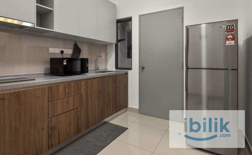 EXCLUSIVE FULLY FURNISHED MIDDLE ROOM @ M VERTICA (NEAR MRT/LRT) - Image 3