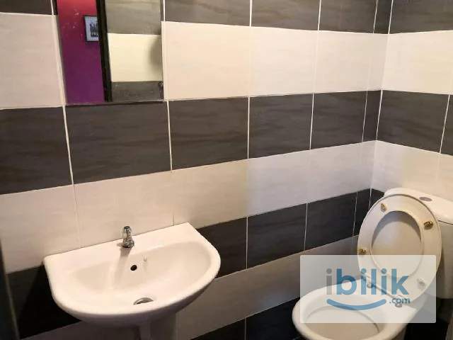Queen Room for rent at Q On Hotel Co-Living (Seri Kembangan) - Image 2