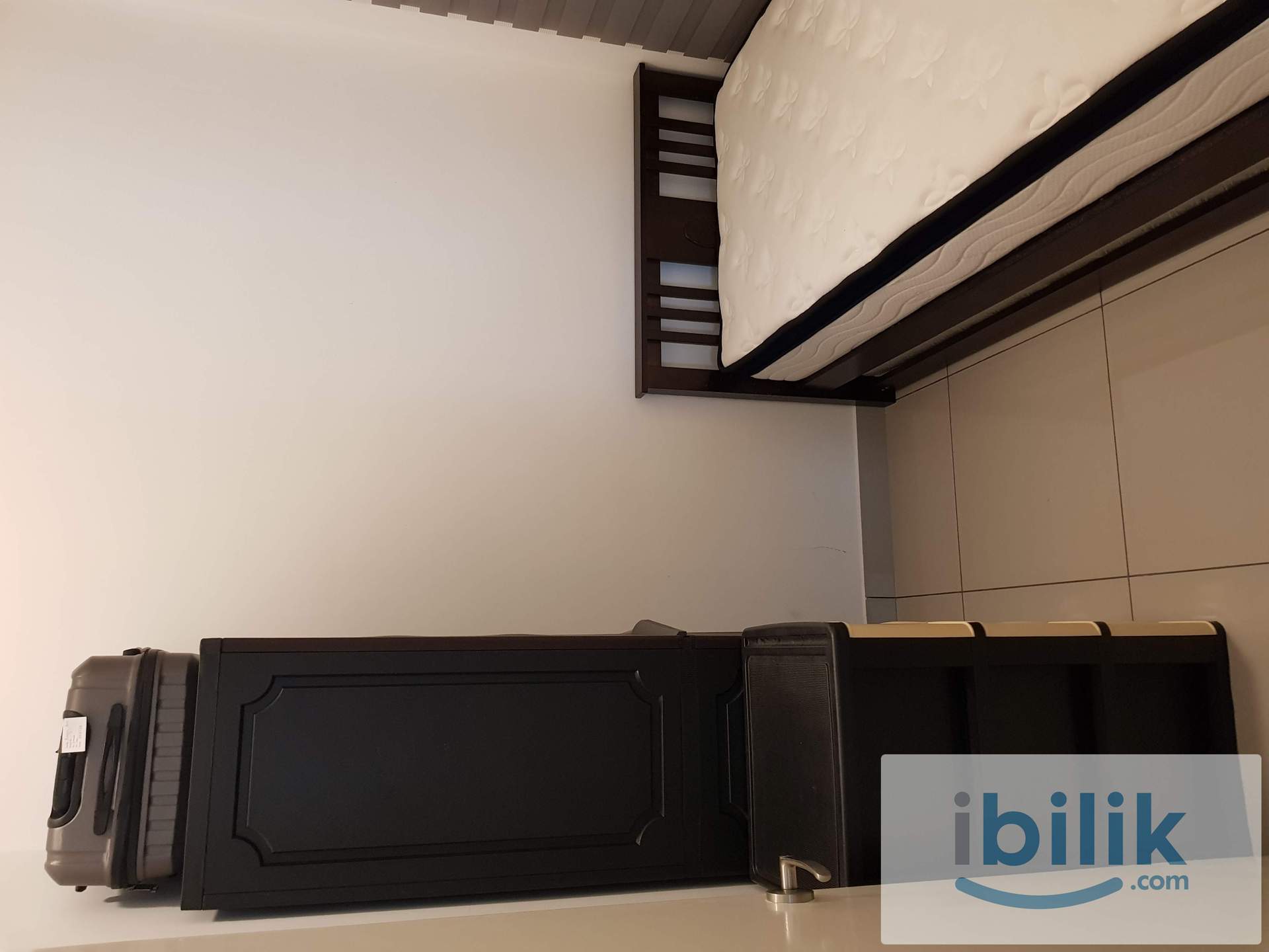 Small Room - Image 5