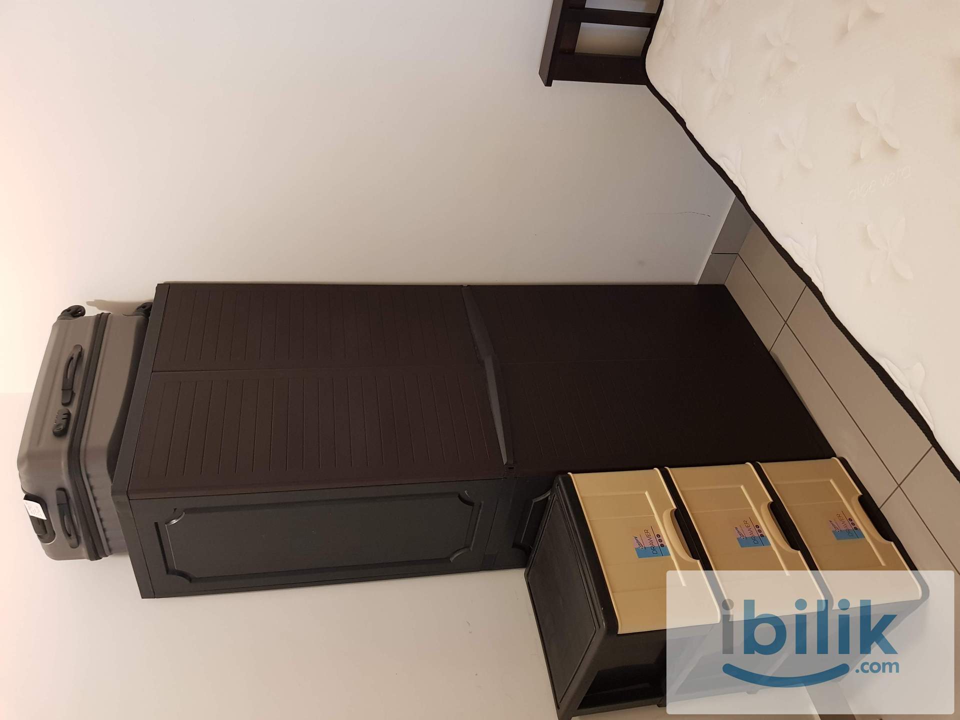Small Room - Image 4