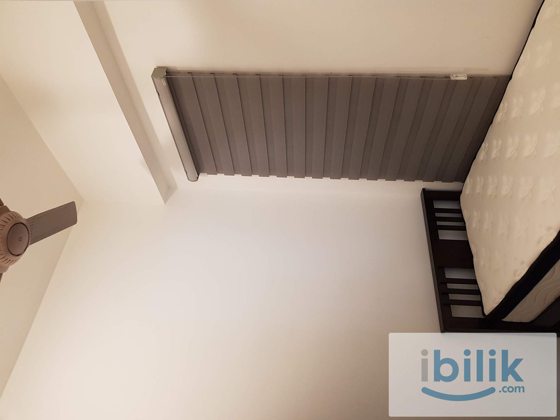 Small Room - Image 7