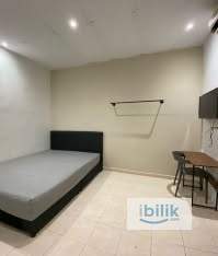 👍 Elegant Medium Room Vacant - Image 1