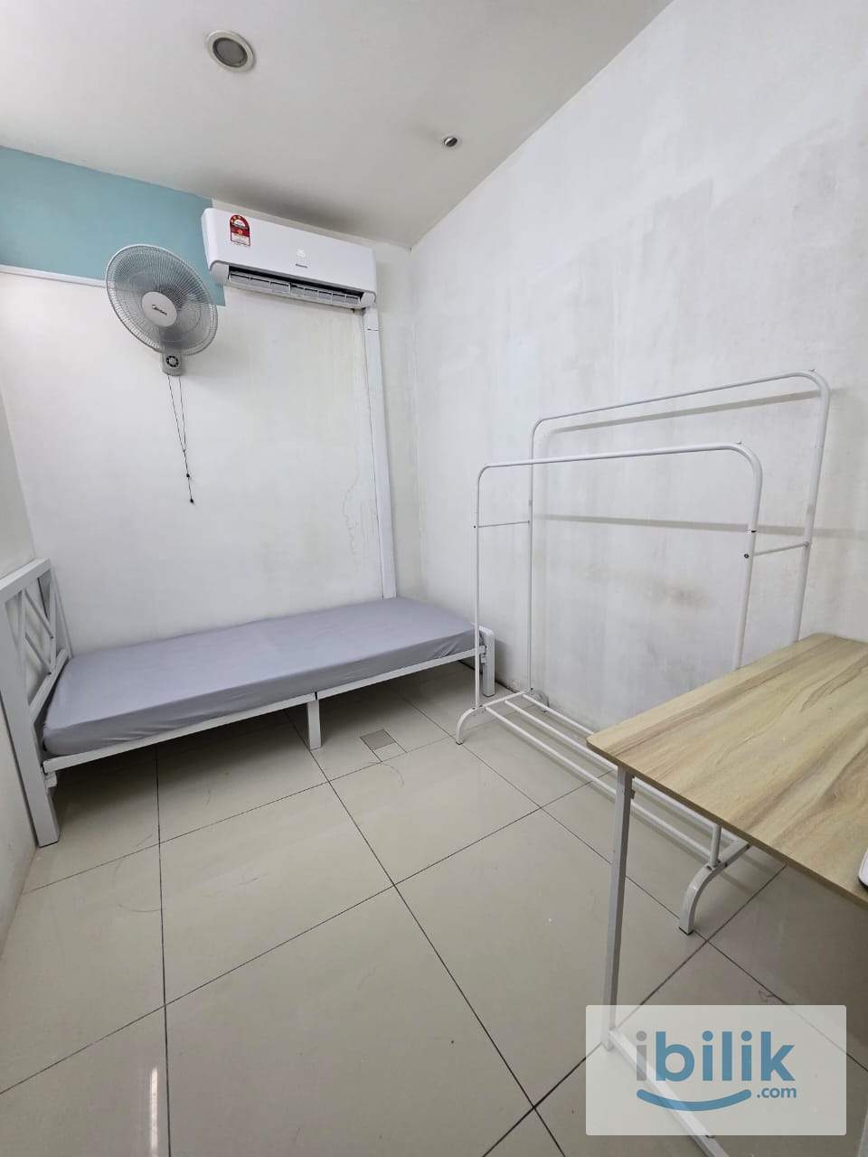 🗨 Vacant Room looking for Tennent 💨 - Image 1