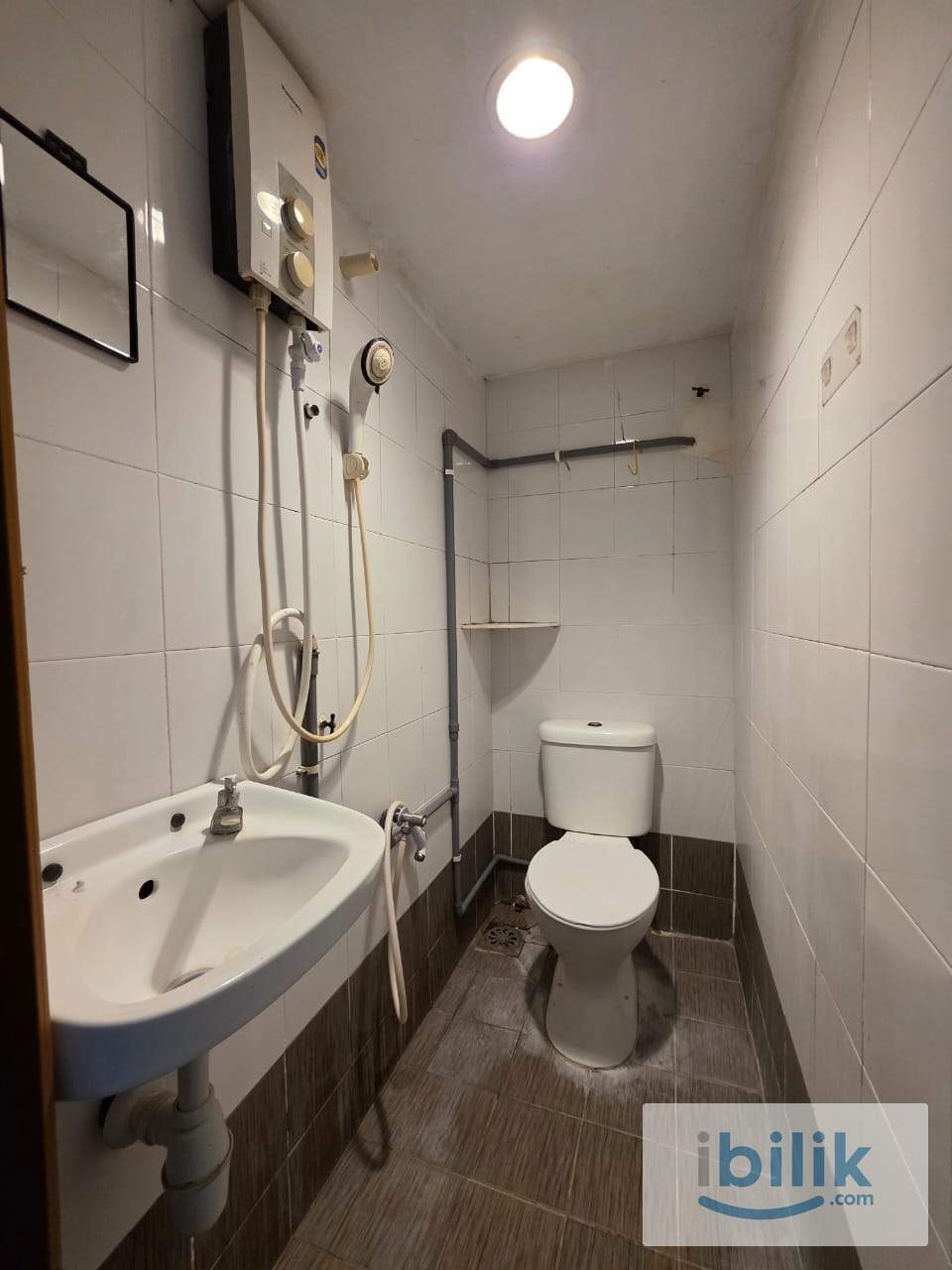 🏃‍♂️🏃‍♀️ Cozy Vacant Room Fully Furnish, nearby Surian MRT - Image 3