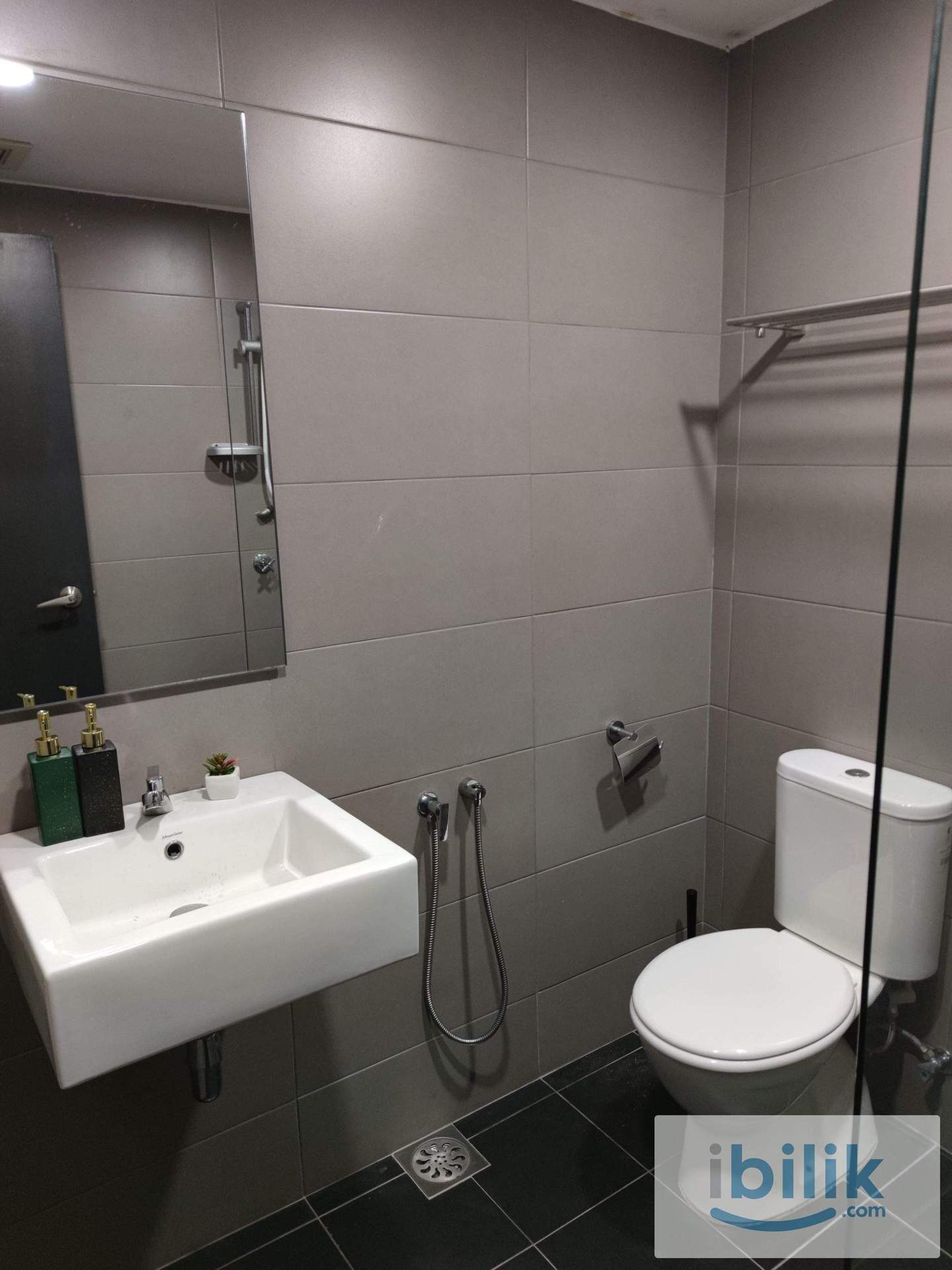 🔥🔥 Cozy Vacant Room, co-living with private toilet nearby LRT, MRT, BUS, KLIA hubs,   R1-107 - Image 3
