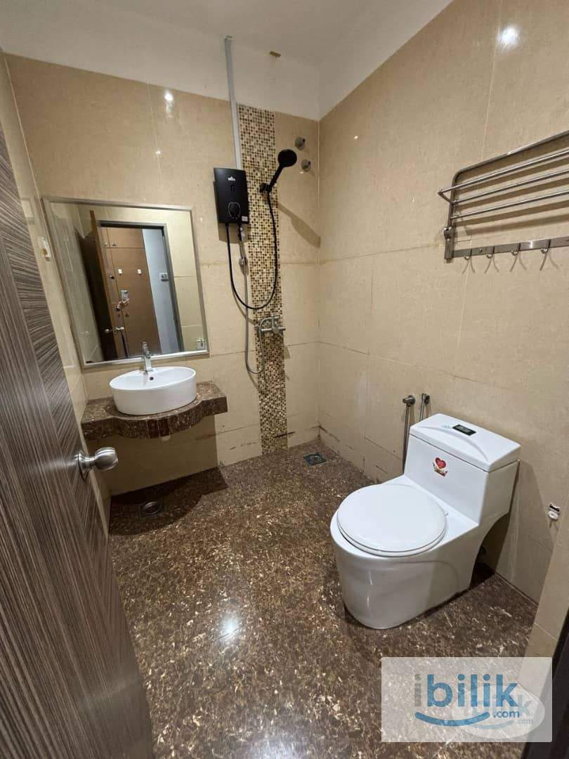 🔥🔥 Cozy Vacant Room with private Bathroom, nearby Eateries and Near LRT R3-318 - Image 2