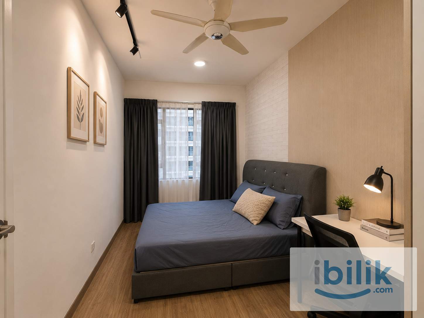 🌞 Spacious Room with Great Amenities - Image 1