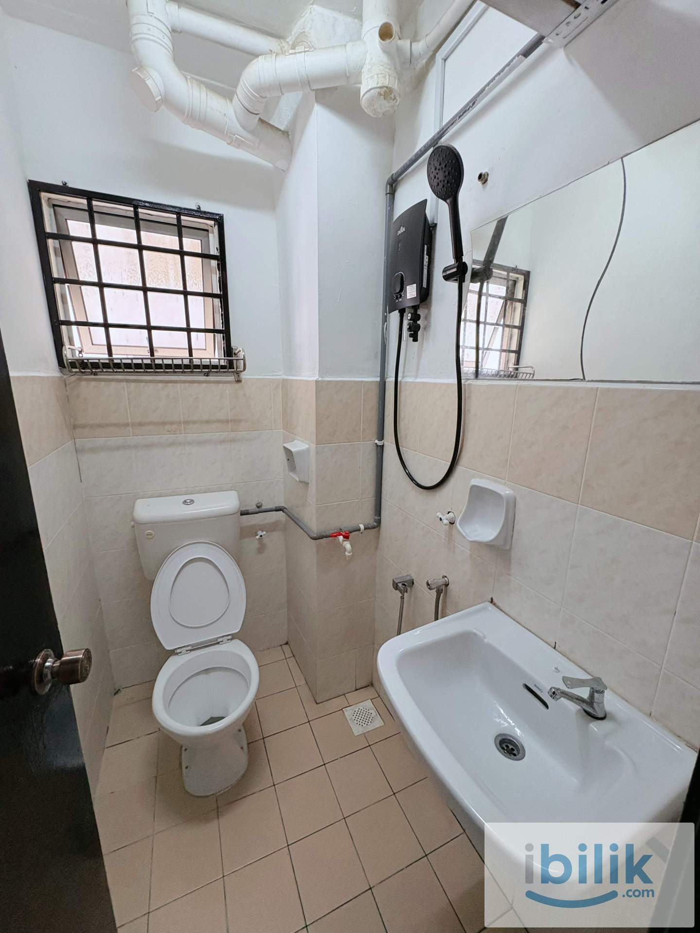 🏠 Looking for a Place to Stay? Check Out This Room! - Image 4