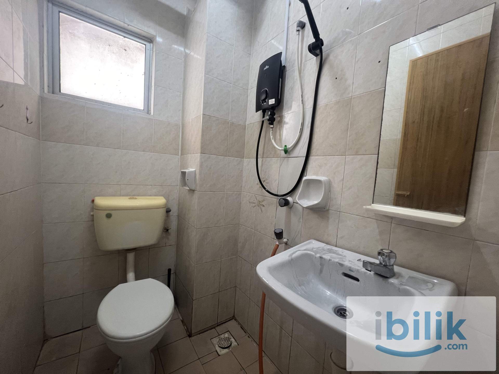 🚗 Convenient Location | Room for Rent @ Flora Damansara - Image 4