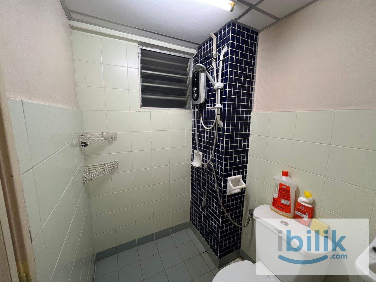 Middle Room including Private Bathroom & Parking for Rent – Female Preferred - Image 10