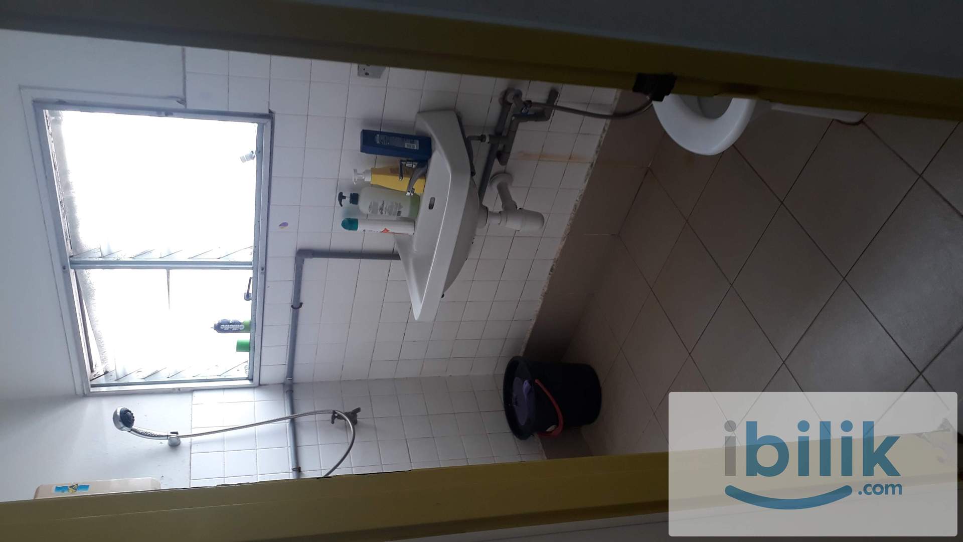 Single Room with Shared Bathroom - Image 1