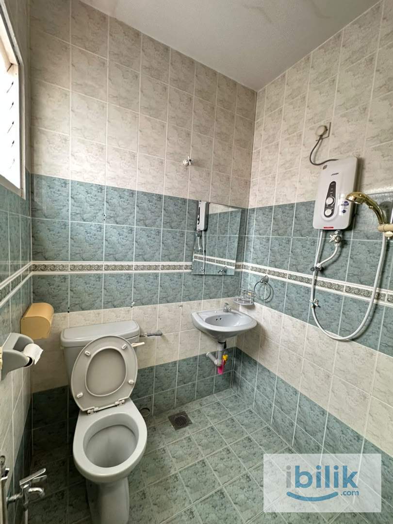 Queen-Sized Bed Room with Private Bathroom - Image 3