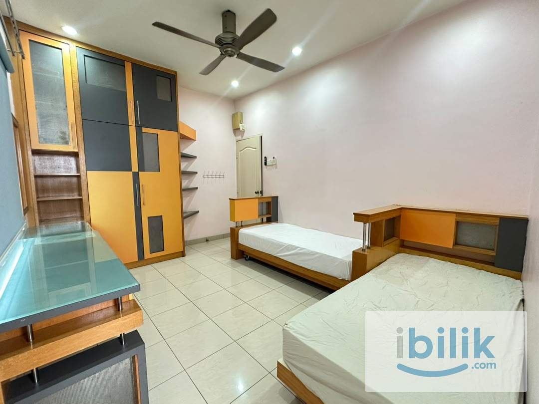 Twin-Sharing Room with Private Bathroom - Image 1