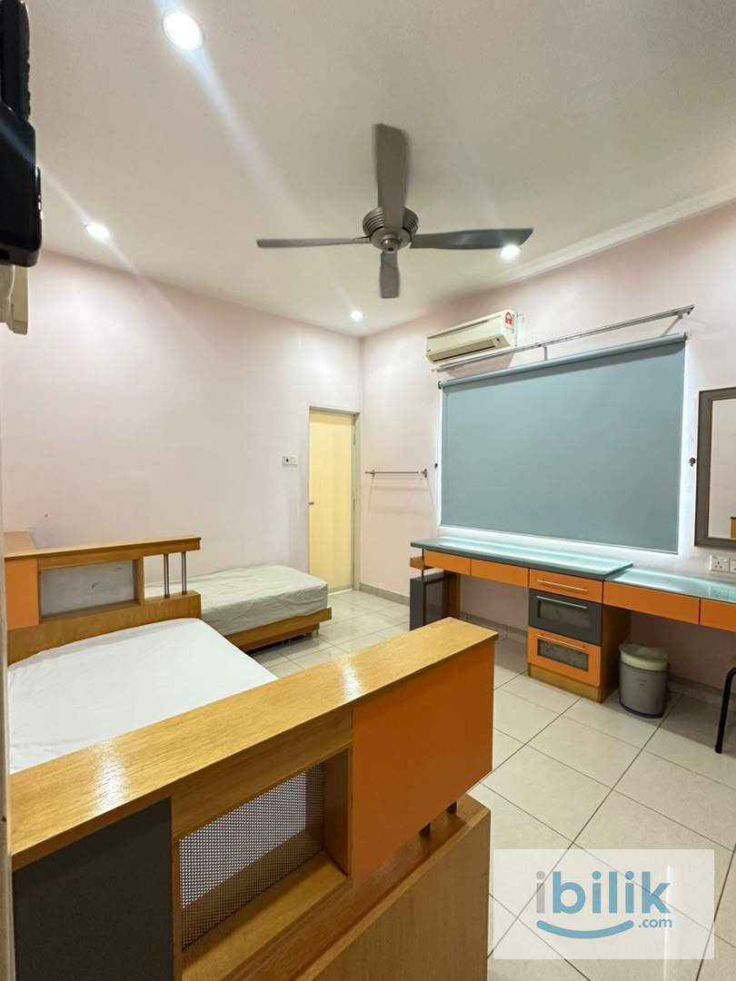 Twin-Sharing Room with Private Bathroom - Image 2