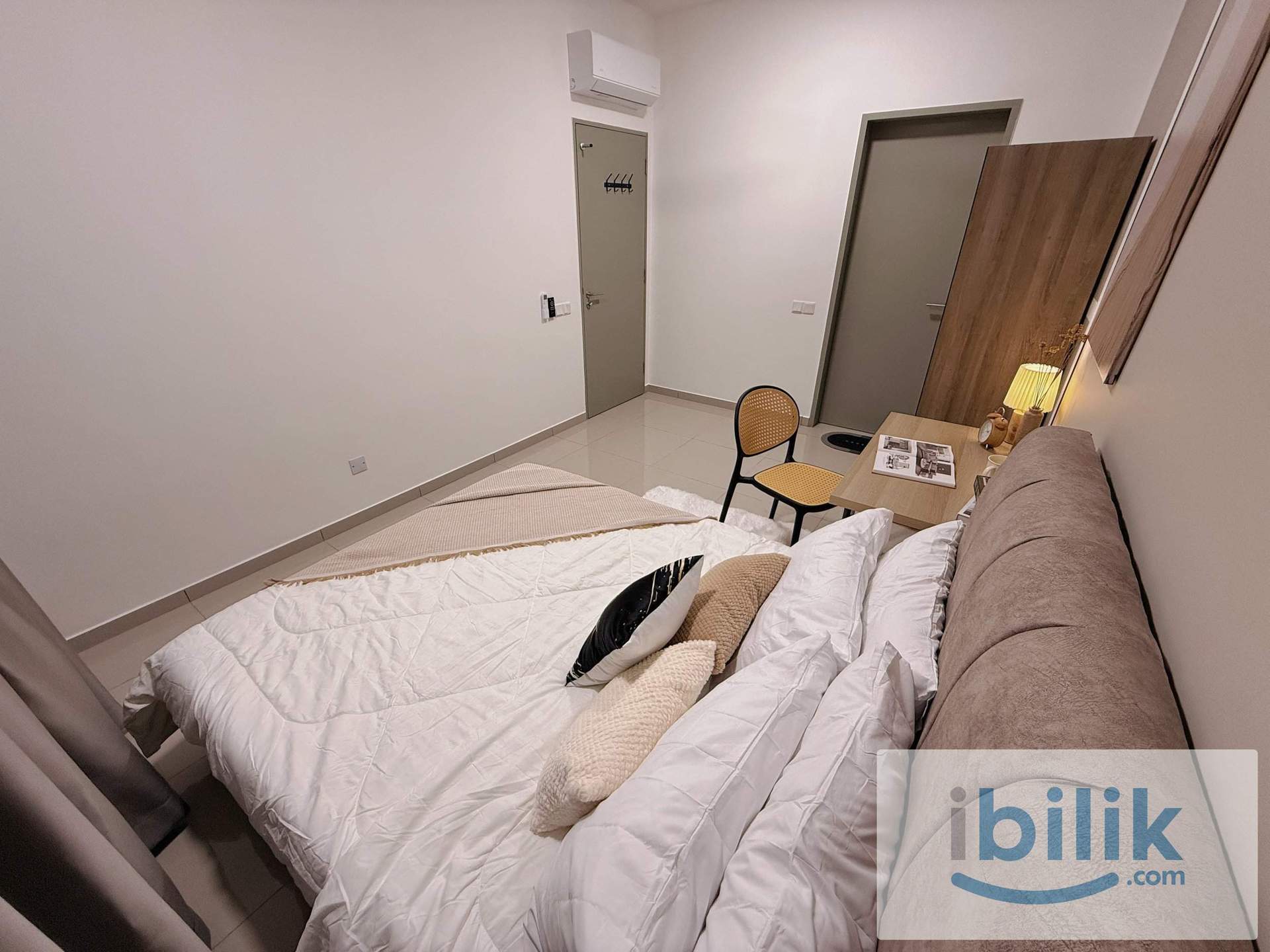 🔥PREMIUM MASTER ROOM🔥WORK FROM HOME FRIENDLY! 5MINS TO IKEA & THE CURVE 🤩 - Image 2