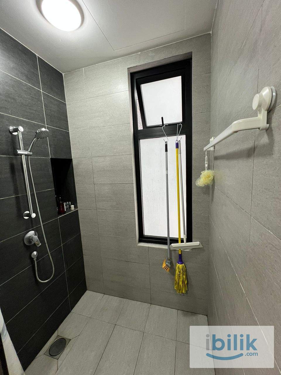 Cosy Single Room - Image 2