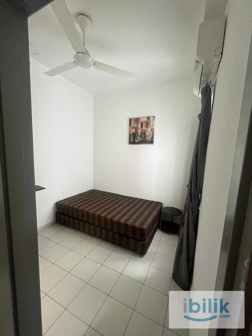 Furnished Standard bedroom with bathroom - Image 8