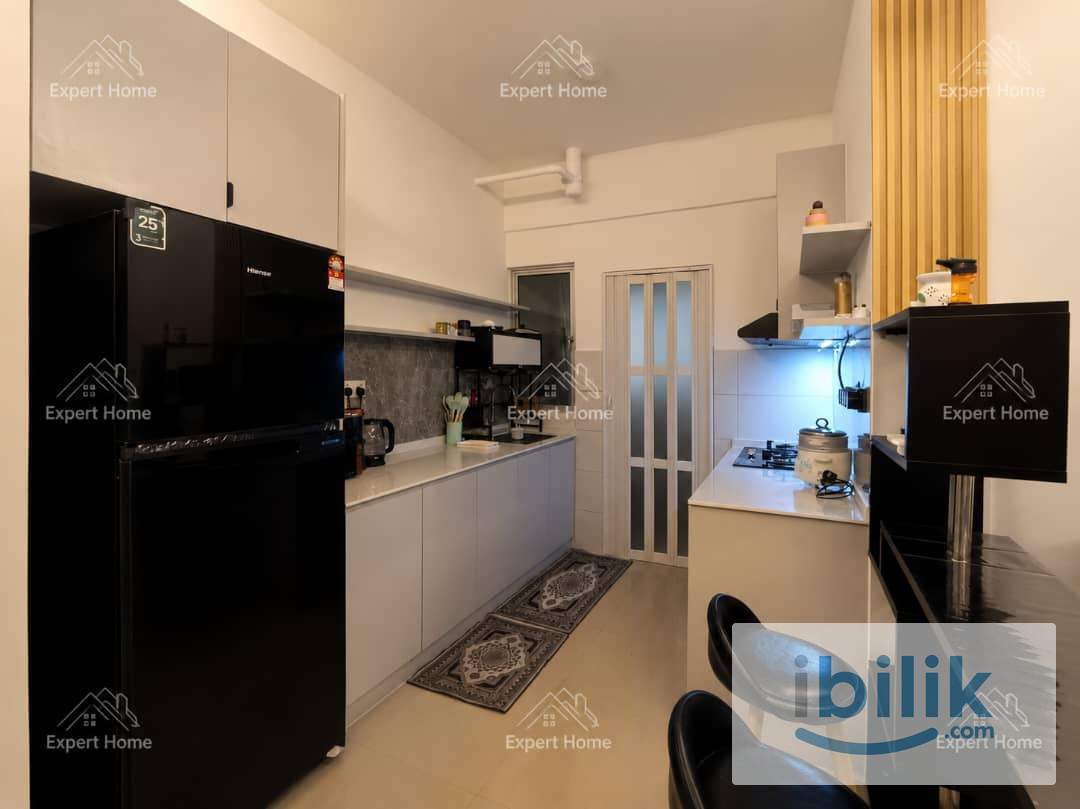Premium Master Bedroom | Fully Furnished | Near UPM | Hospital Serdang | MRT One Equine | Prestige Residence - Image 4
