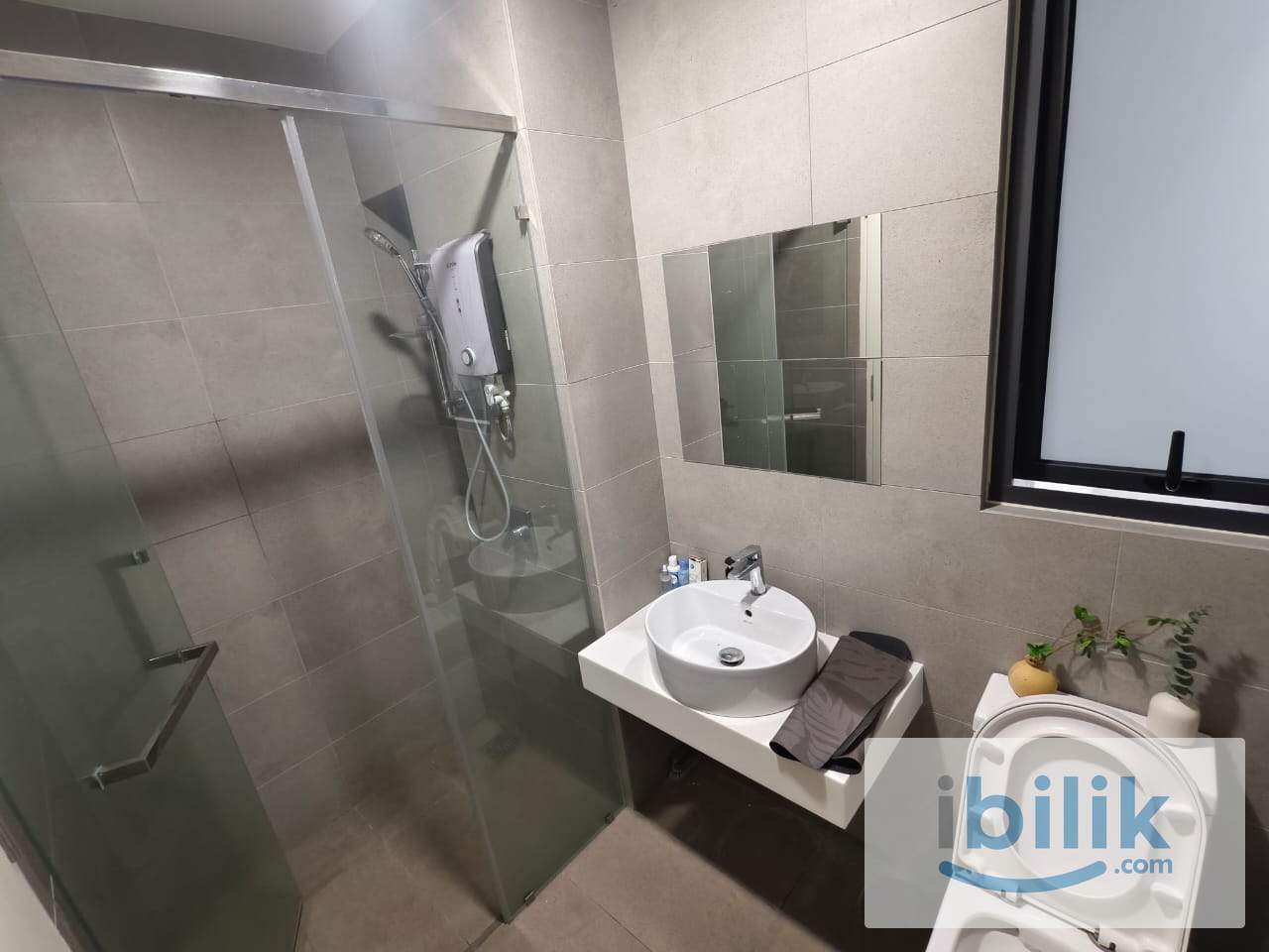 Middle Room for Rent Kuchai Lama | Near MRT Kuchai | Move In Anytime - Image 2