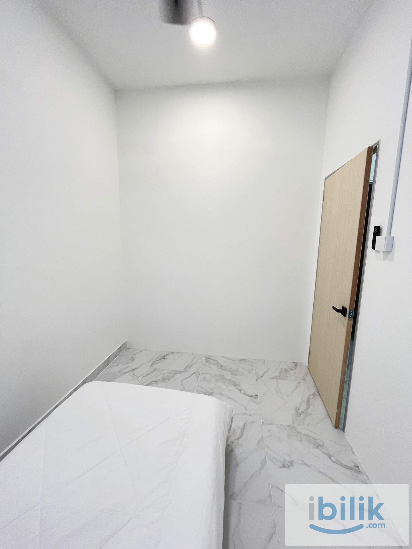 Singer Room - Image 4