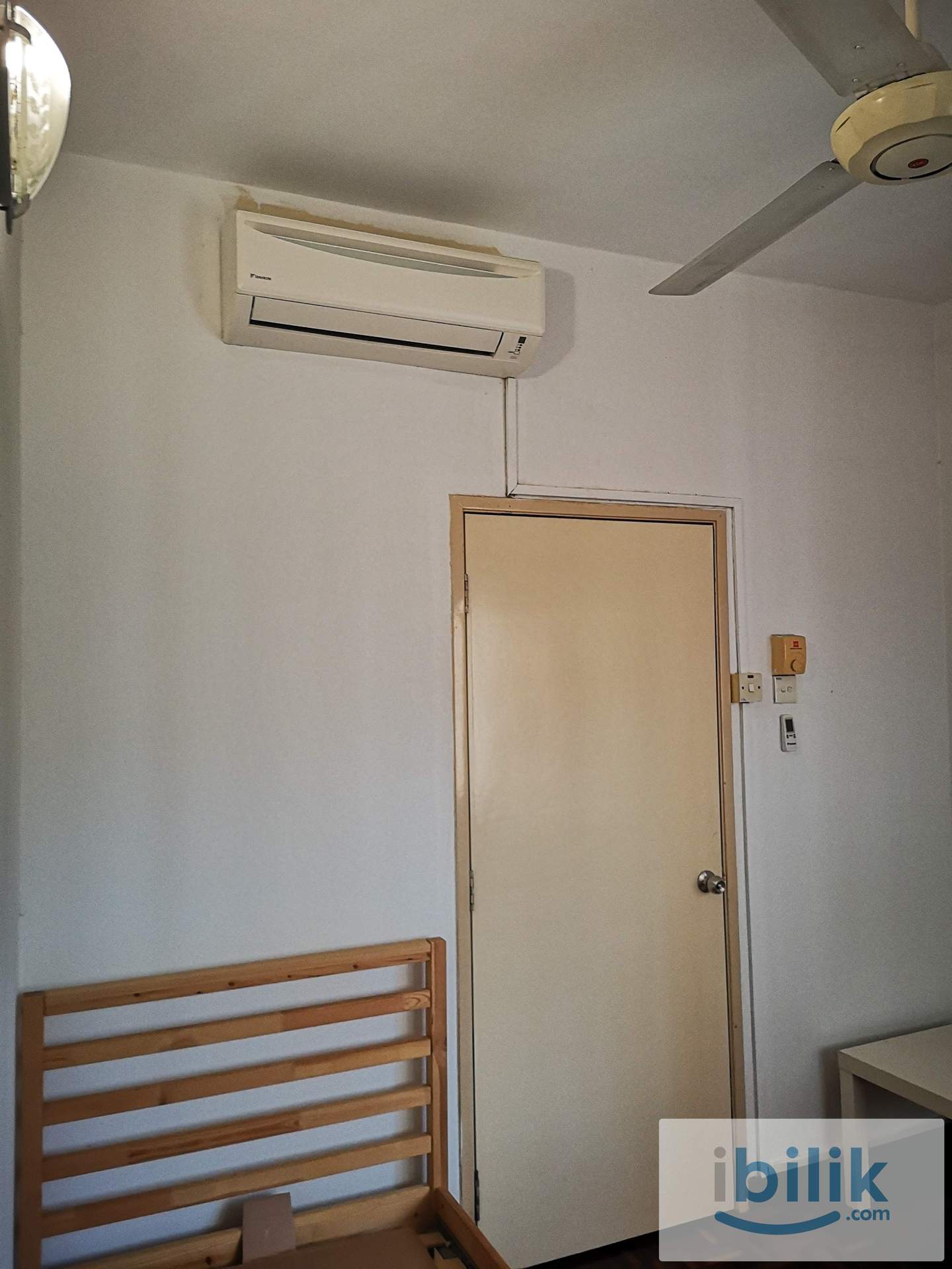 Small Room - Image 1