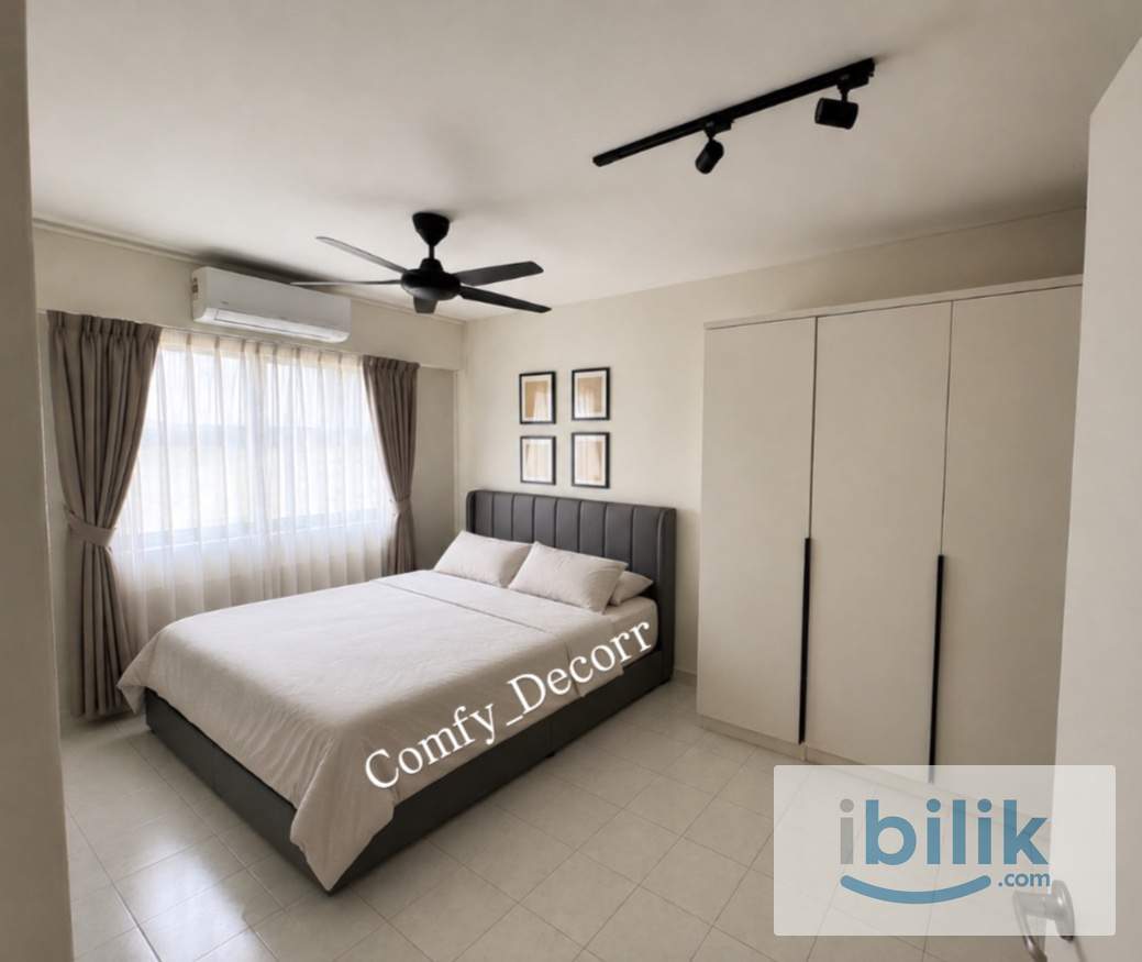 Large Cozy Master Bedroom Non Sharing Toilet - Image 1