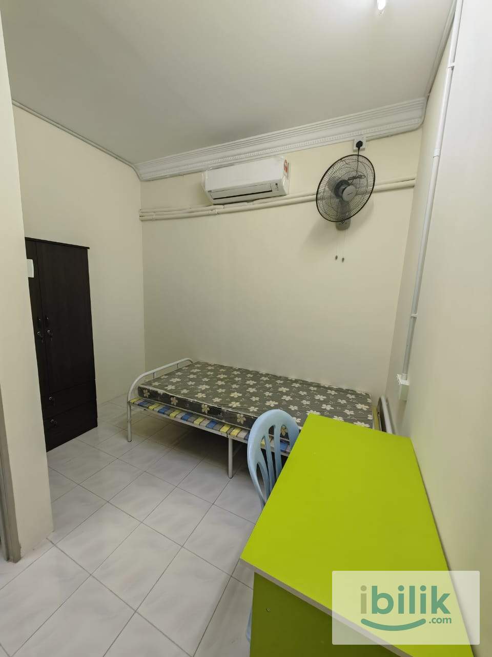🌹LOW DEPOSIT📍Connaught Female Unit Room For Rent , Move In Ready🌹 - Image 2