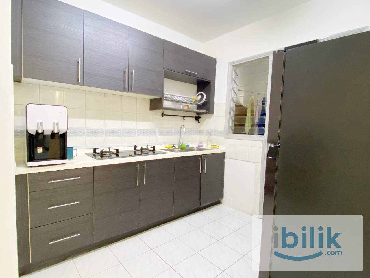 Cozy Medium Room with Smart Lock & Fully Furnished@ Pantai Hillpark 2 - Image 5