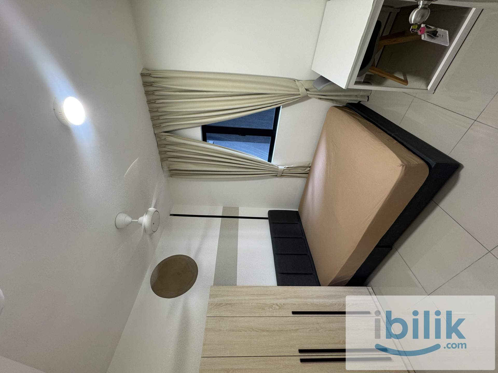 Huni Queen Room - Image 1