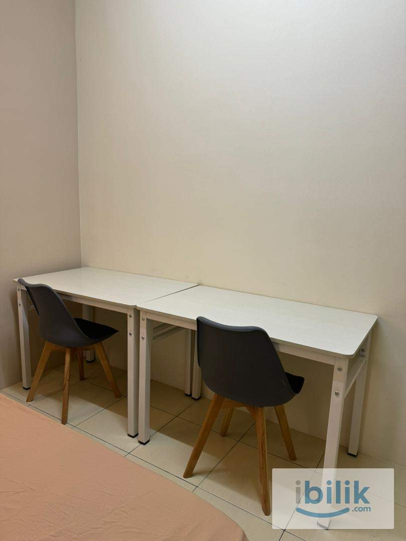 PV12 Queen Room - Image 2