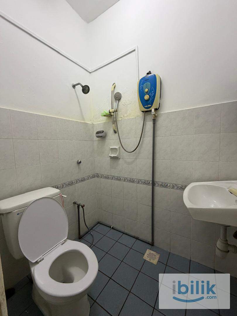 🏠 Cheap Spacious Middle Room📍 Puchong | Taman Wawasan🔑Urgent Move In✔Actual Unit Photo - Image 2