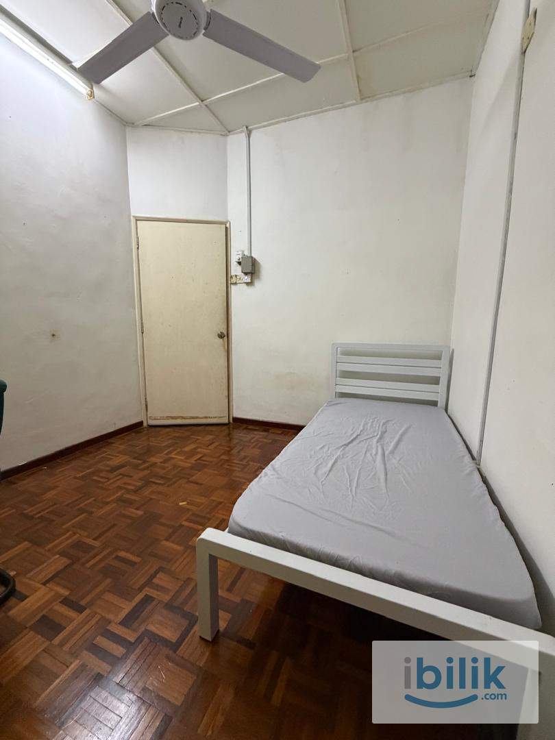 🏠 Cheap Spacious Middle Room📍 Puchong | Taman Wawasan🔑Urgent Move In✔Actual Unit Photo - Image 4